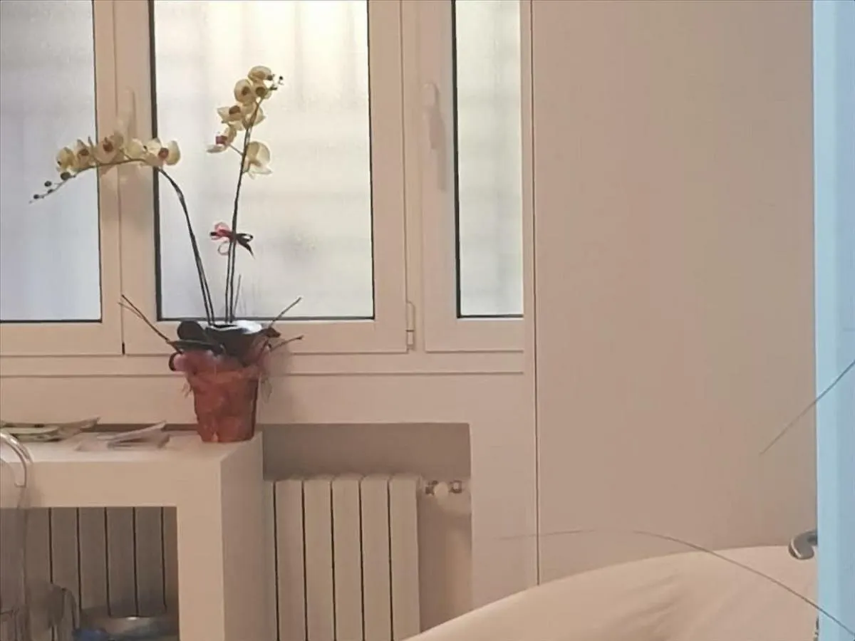 Tamb&B2 Bologna 0*,  Italy